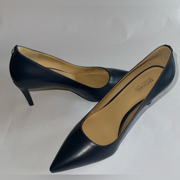Michael Kors Alina Flex Leather Navy Pointed-Toe Pumps 6.5M New with Box. - Picture 6 of 10